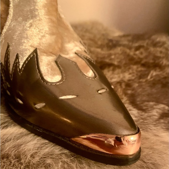 Stylish Beige and Brown Women's Boots - Picture 4 of 6